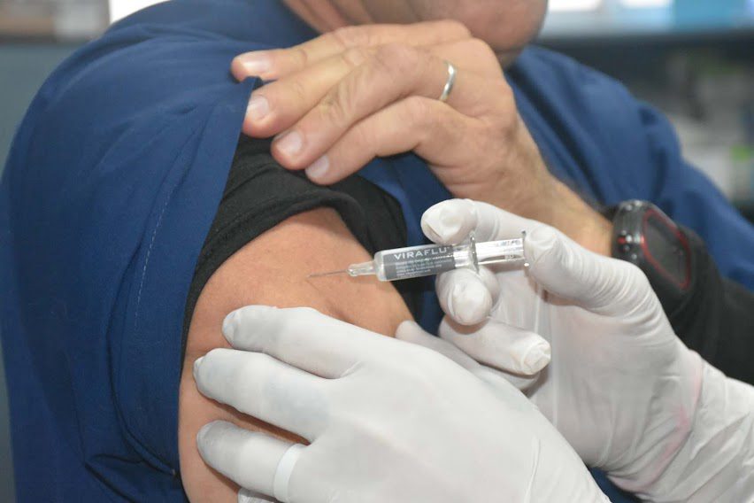 AVANZA LA CAMPAÑA DE VACUNACIÓN ANTIGRIPAL EN EL DISTRITO: SE RECIBIERON OTRAS 560 DOSIS PARA PERSONAS MAYORES DE 65 AÑOS