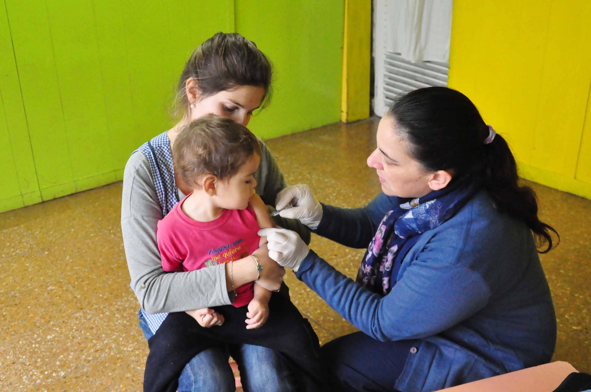 Vacunación antigripal en Jardines Maternales y Peñi Hue