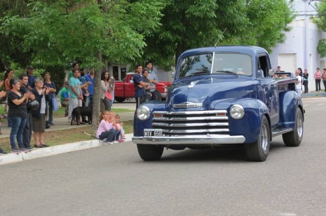 30 de Agosto: Se realizó un desfile de vehículos antiguos, tunning y de competición