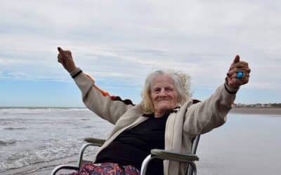 UNA DELEGACIÓN DE 30 ADULTOS MAYORES DE HOGARES MUNICIPALES VIAJÓ A CLAROMECÓ