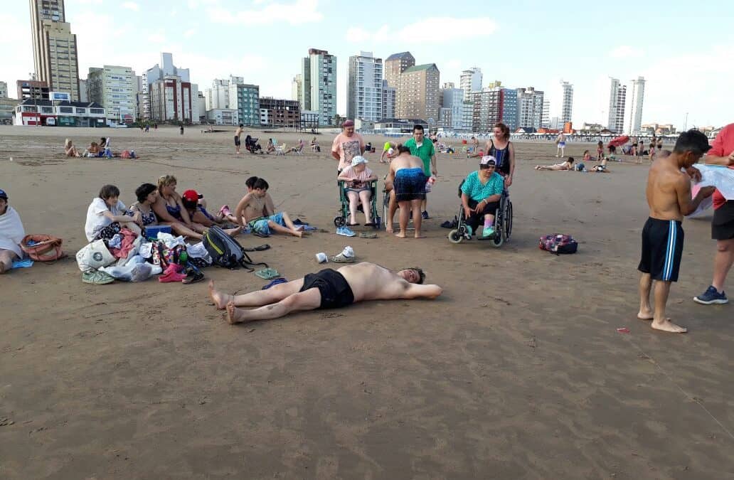 Integrantes del Cumen Che y Centro de Día están de vacaciones en Claromecó