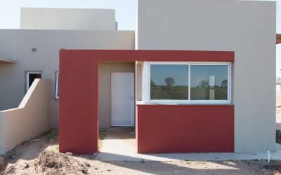 Bulián ultimó detalles para la entrega de viviendas para Policías