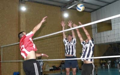 VÓLEIBOL MASCULINO: COLEGIO DE ABOGADOS Y CECIL A. ROBERTS BAJARON A LOS LÍDERES CEF N°45 Y LA GLORIA